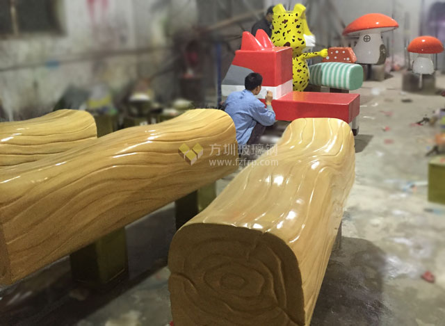 成都中國(guó)鐵建廣場(chǎng)186MALL玻璃鋼雕塑造型擺件工廠制作圖 成都中國(guó)鐵建廣場(chǎng)186MALL玻璃鋼雕塑造型擺件工廠制作圖