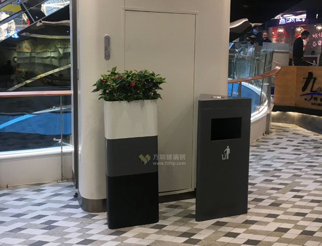湖南商場(chǎng)電梯口玻璃鋼景觀花盆垃圾桶組合搭配 湖南商場(chǎng)電梯口玻璃鋼景觀花盆垃圾桶組合搭配