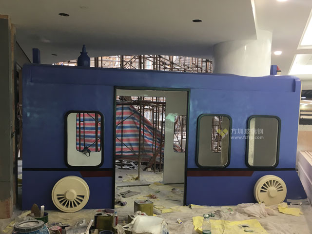 商場(chǎng)玻璃鋼火車模型裝置 商場(chǎng)玻璃鋼火車模型裝置