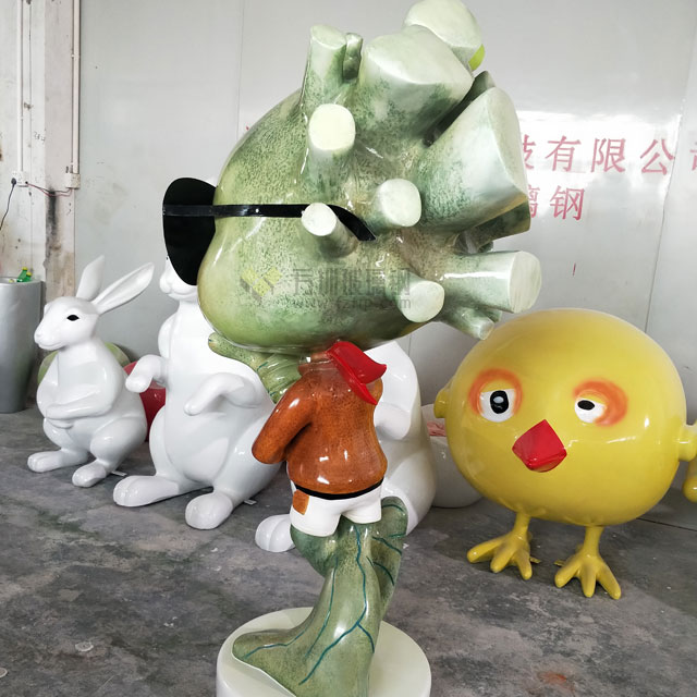 玻璃鋼樹人創(chuàng)意雕塑打造云南麗江古城特色小品 玻璃鋼樹人創(chuàng)意雕塑打造云南麗江古城特色小品