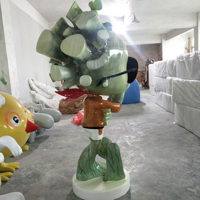 玻璃鋼樹人創(chuàng)意雕塑打造云南麗江古城特色小品 玻璃鋼樹人創(chuàng)意雕塑打造云南麗江古城特色小品