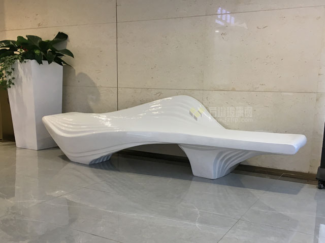 玻璃鋼波浪形創(chuàng)意休閑椅海南商場公共區(qū)裝飾藝術(shù) 玻璃鋼波浪形創(chuàng)意休閑椅海南商場公共區(qū)裝飾藝術(shù)