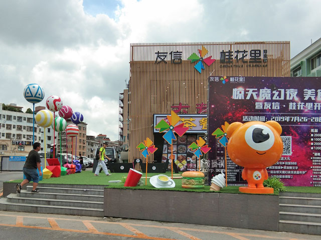 玻璃鋼雕塑裝飾深圳友信桂花里商業(yè)街戶外景觀 玻璃鋼雕塑裝飾深圳友信桂花里商業(yè)街戶外景觀