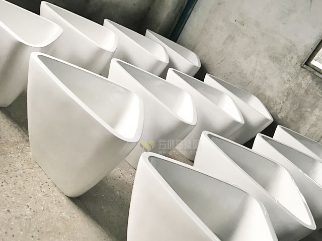 玻璃鋼三角形花盆美化河北廊坊市文化藝術(shù)中心 玻璃鋼三角形花盆美化河北廊坊市文化藝術(shù)中心