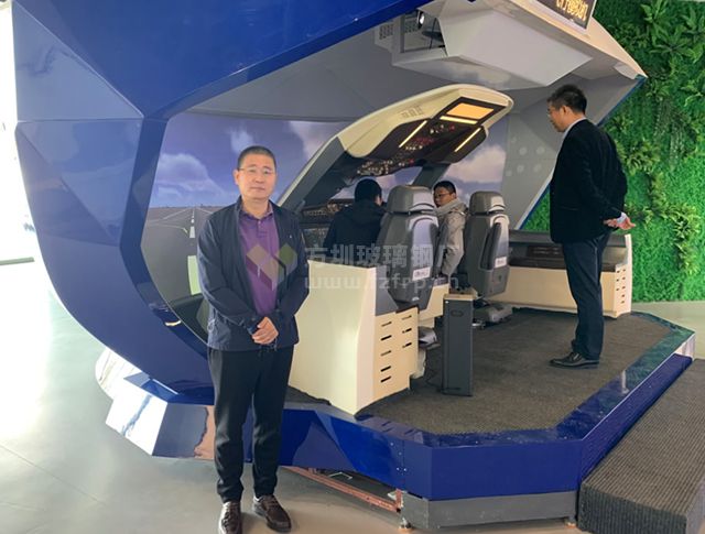 玻璃鋼飛機(jī)模擬飛行器外殼(圖2) 玻璃鋼飛機(jī)模擬飛行器外殼(圖2)